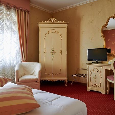 Hotel Villa Delle Ortensie Sant'Omobono Imagna Kültér fotó
