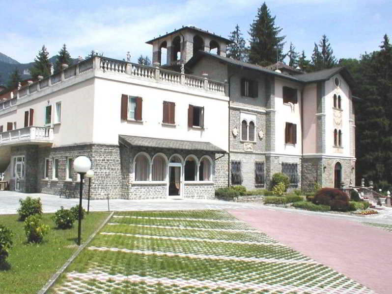 Hotel Villa Delle Ortensie Sant'Omobono Imagna Kültér fotó