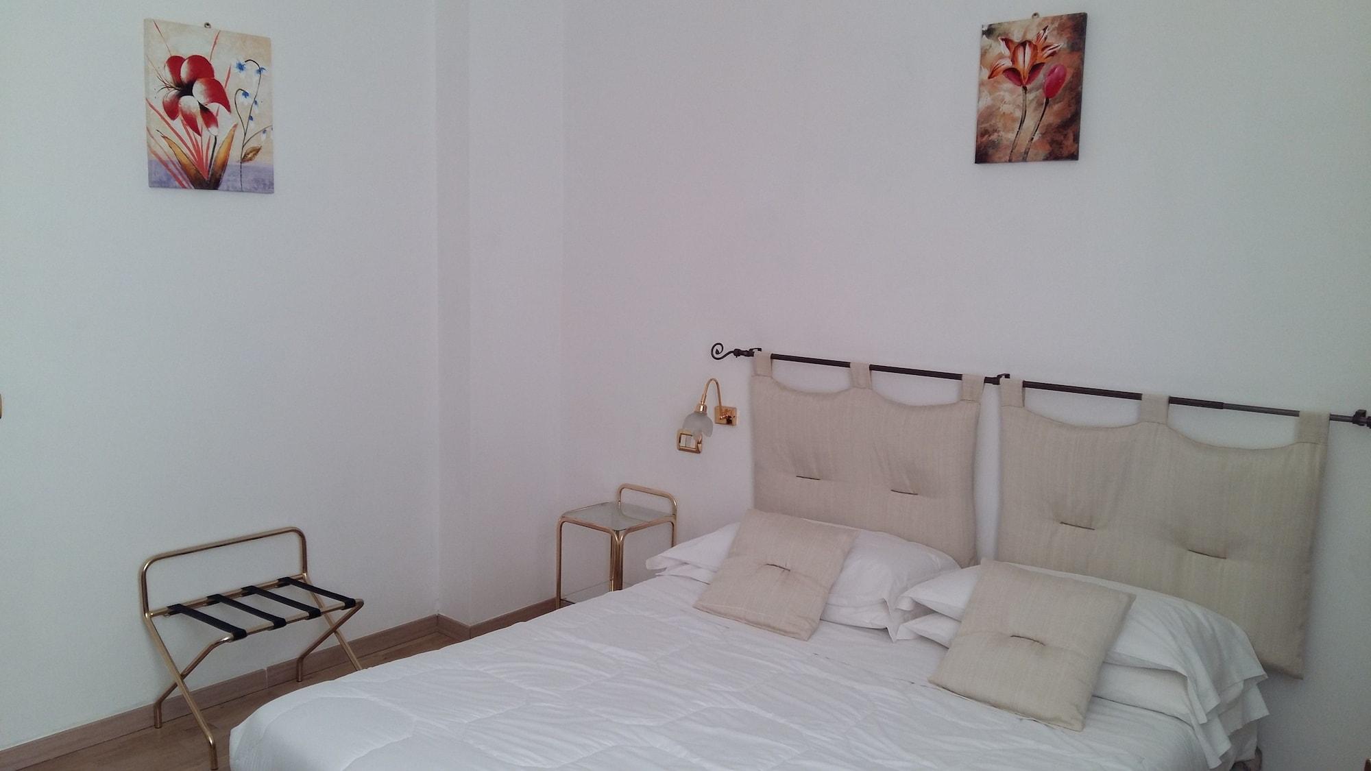 Hotel Villa Delle Ortensie Sant'Omobono Imagna Kültér fotó