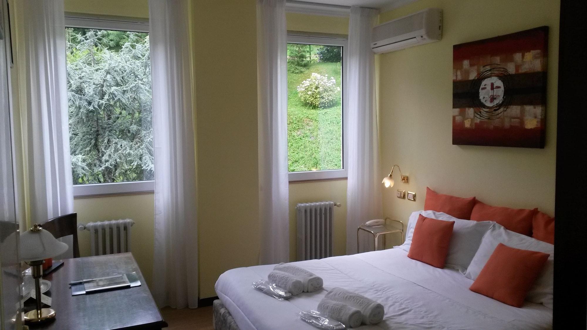 Hotel Villa Delle Ortensie Sant'Omobono Imagna Kültér fotó