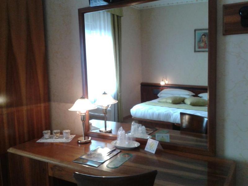 Hotel Villa Delle Ortensie Sant'Omobono Imagna Kültér fotó
