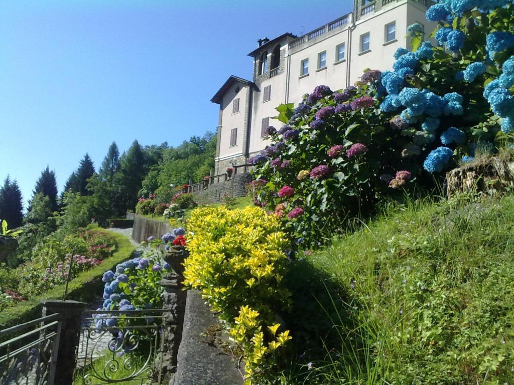 Hotel Villa Delle Ortensie Sant'Omobono Imagna Kültér fotó