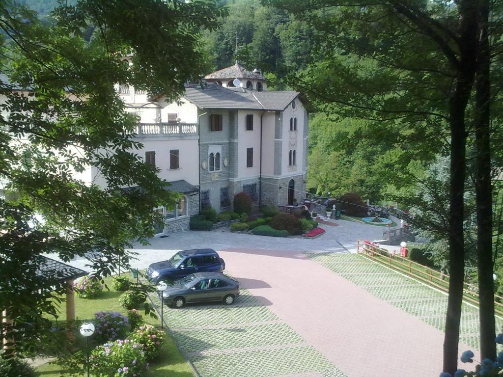 Hotel Villa Delle Ortensie Sant'Omobono Imagna Kültér fotó