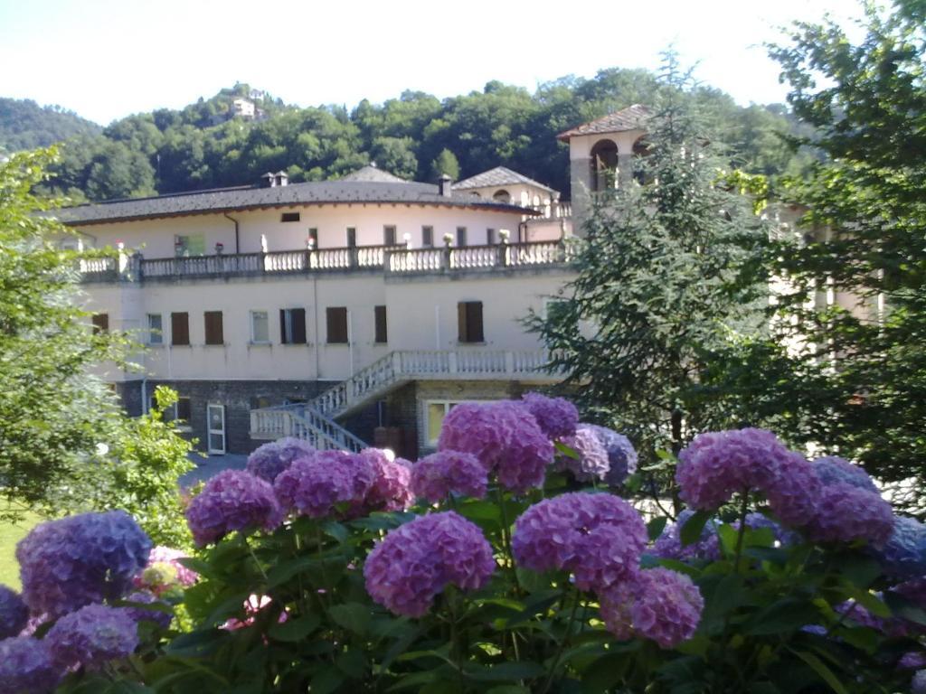 Hotel Villa Delle Ortensie Sant'Omobono Imagna Kültér fotó