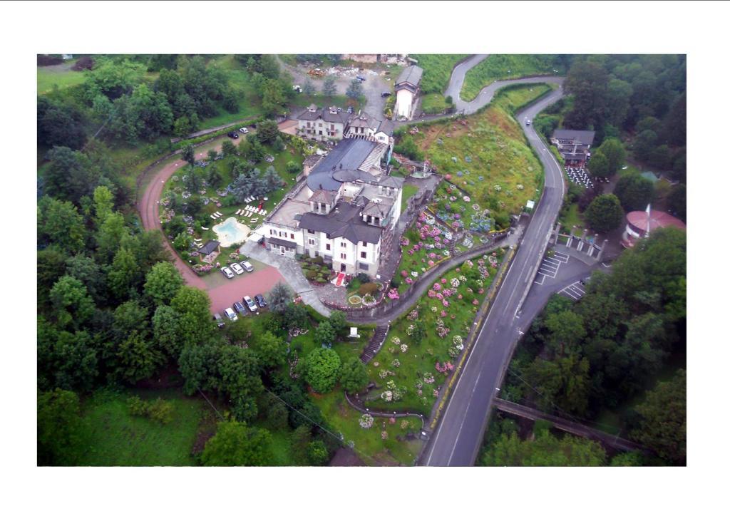 Hotel Villa Delle Ortensie Sant'Omobono Imagna Kültér fotó
